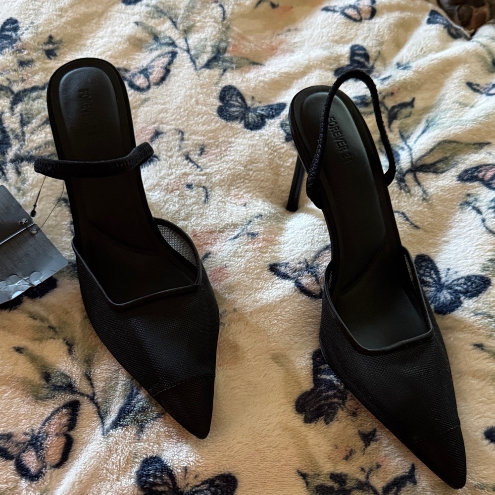 Forever 21 Black Pointed Toe Heels